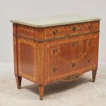 1597 8242 CHEST OF DRAWERS